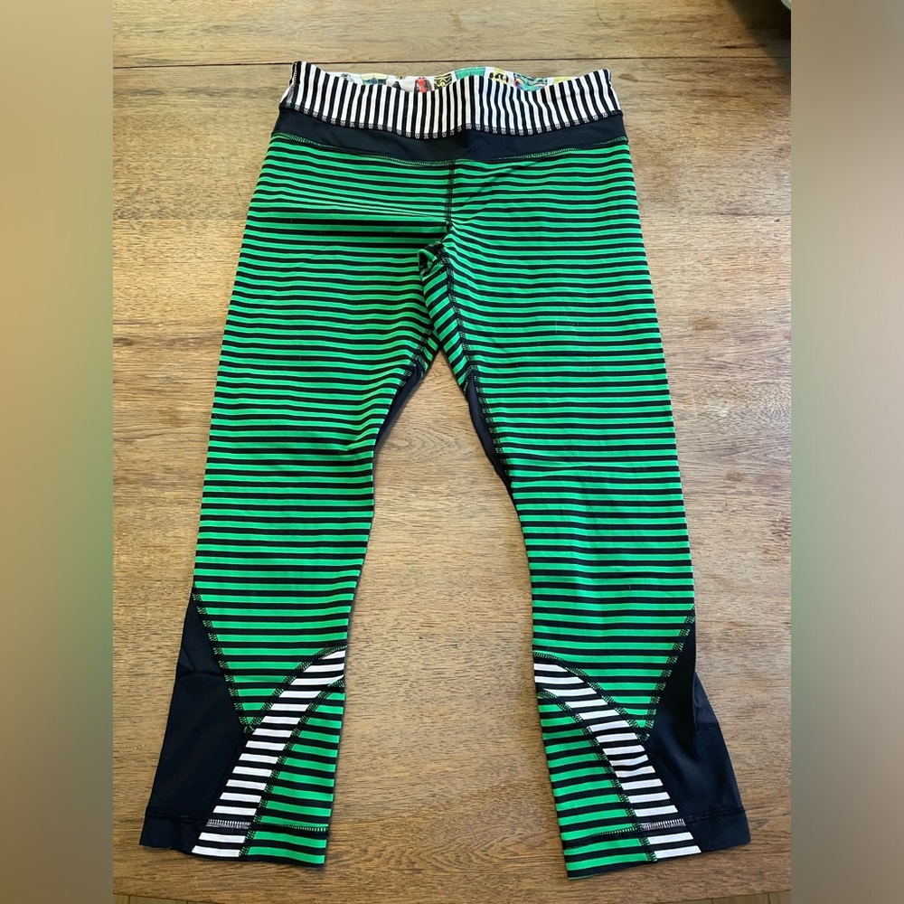 Lululemon seawheeze run inspire II crop 2015 size 6